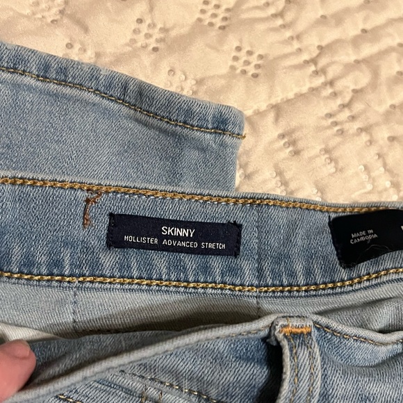 - Hollister Skinny Epic Flex Jeans Light  Wash 31x32 Distressed - Picture 5 of 6